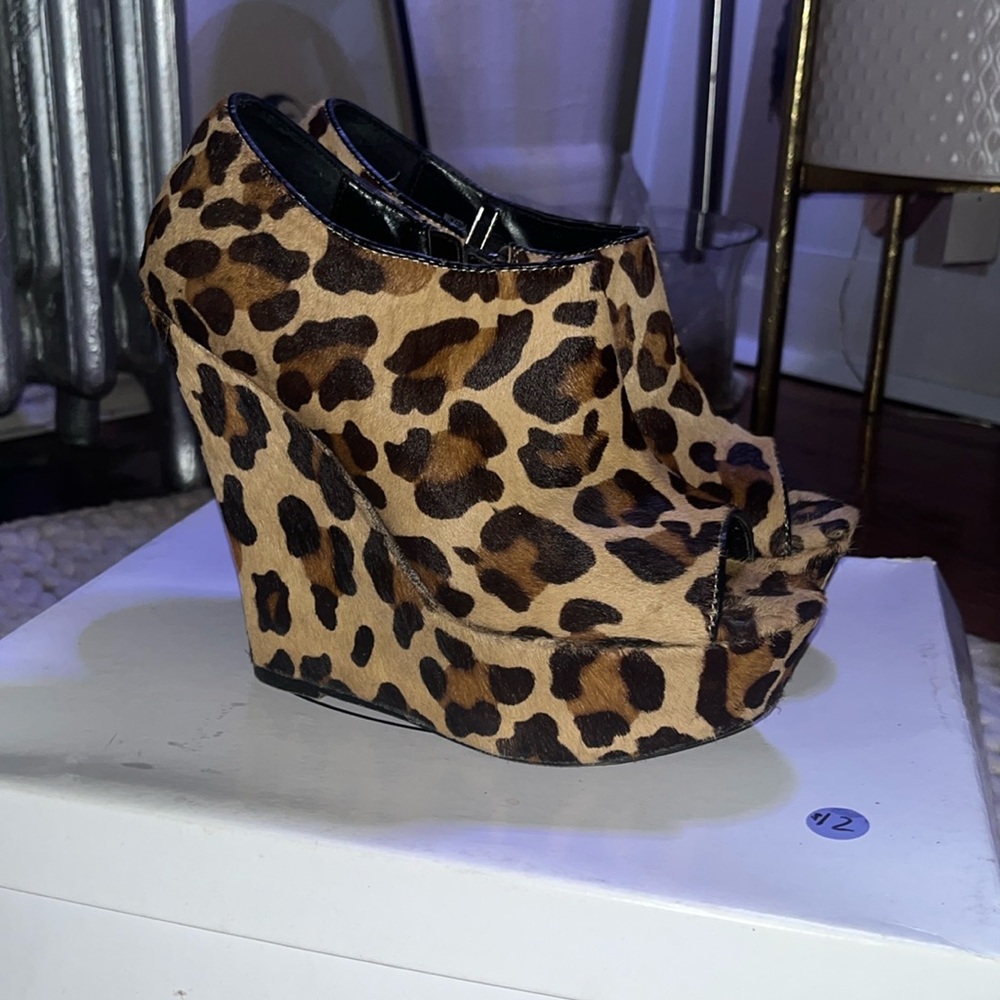 Steve Madden “wiicked” booties size 8